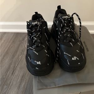 🖤❤️‍🔥Classic Black Triple S Balenciagas Men Size 43/10 🖤❤️‍🔥